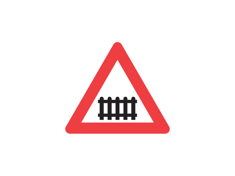 A73 - Jernbaneoverkørsel med bomme. Vær særlig opmærksom på vejens udstyr. Tavlen angiver at jernbaneoverkørslen er bevogtet, men husk det er ingen garanti for, at der ikke kan komme tog. Bommene og signalet kan svigte, så kør langsomt over, og se i begge retninger.Kør ikke for rødt lys, vent til lyssignalet slukker.