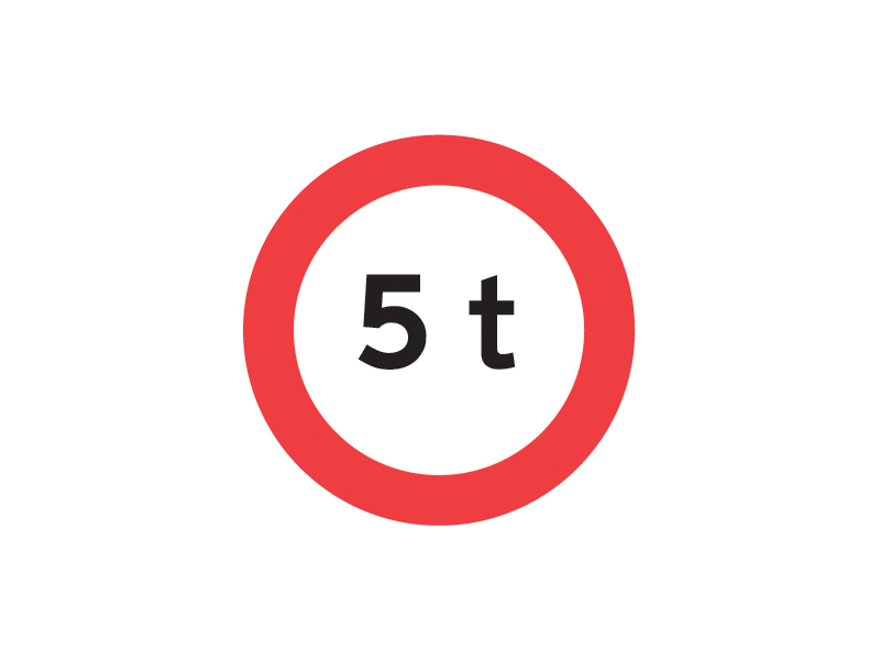 C31 - Totalvægt. Tavlen forbyder kørsel med køretøjer, hvis faktiske totalvægt er større end den angivne. Ved vogntog gælder vægtbegrænsningen hvert enkelt køretøj i vogntoget.